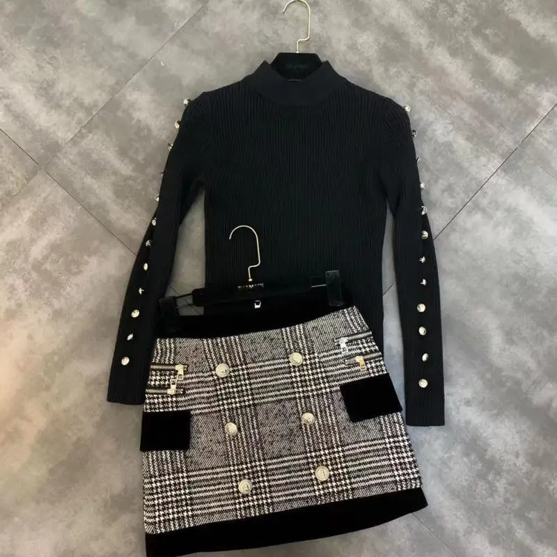 Winter Lange Mouw Knoppen Coltrui Set Vrouwen Breien Trui Plaid Rok Twee Delige Set Winter Lange Mouw Knoppen Coltrui Set Vrouwen Breien Trui Plaid Rok Twee Delige Set