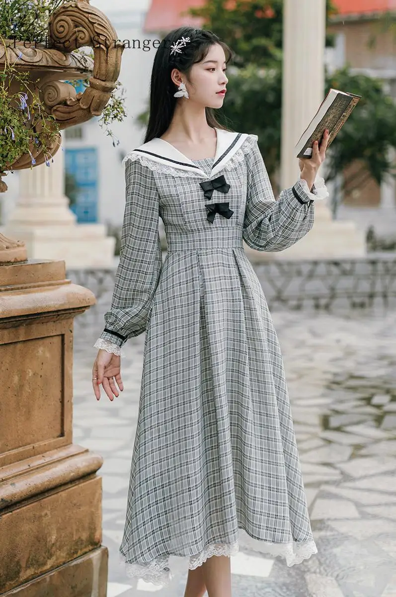 2020 Autumn New Arrival Elegant High Quality Stand Collar Flower Embroidery Women Long Velvet Dress