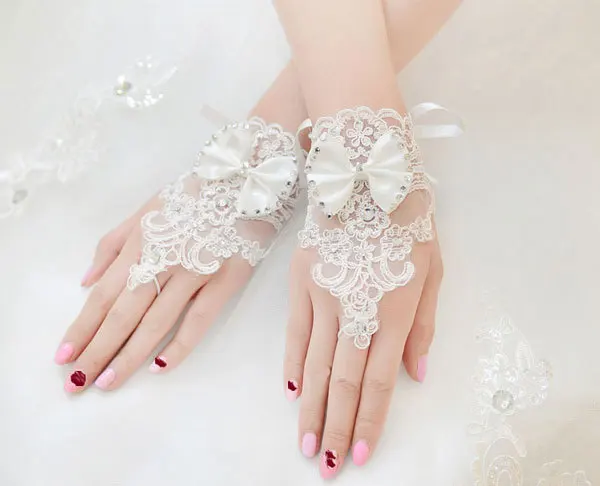 Свадебные перчатки цвета слоновой кости без пальцев, украшенные бисером и аппликацией, кружевные короткие свадебные аксессуары с бабочкой
