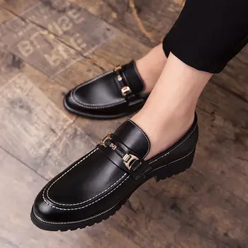 

2019 Designer Men Formal Shoes Men's Business Dress Brogue Shoes For Wedding Party Patent Leather Oxford Shoes For Men Loafers