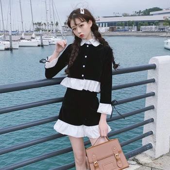 

Autumn Suit Female Temperament Korean Female Blouse + Young Girl Student Ruffle High waist shorts Two Piece Sets College style