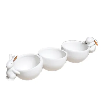 

Creative Porcelain Cake Plate Ceramic White Rabbit Foot Holder Home Decorations Ornaments Accessories Tea Pastry Tray R1716