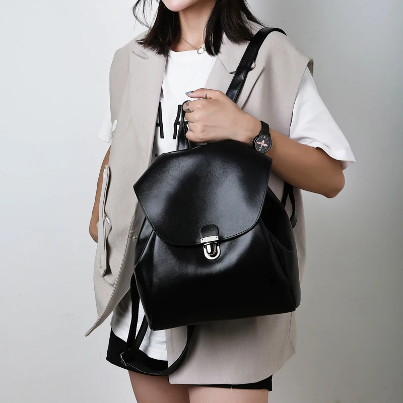 

YILIANNew ladies large capacity backpacks European and American fashion retro backpacks versatile casual backpacks