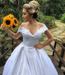 Elegant Satin Wedding Dresses 2022 off The Shoulder Lace Appliques A-Line Garden Bridal Gowns Cheap Court Train Plus Size vestid