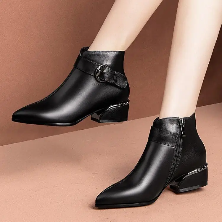 

Thick with pointed leather boots and female Martin boots with and ankle boot in low head layer cowhide