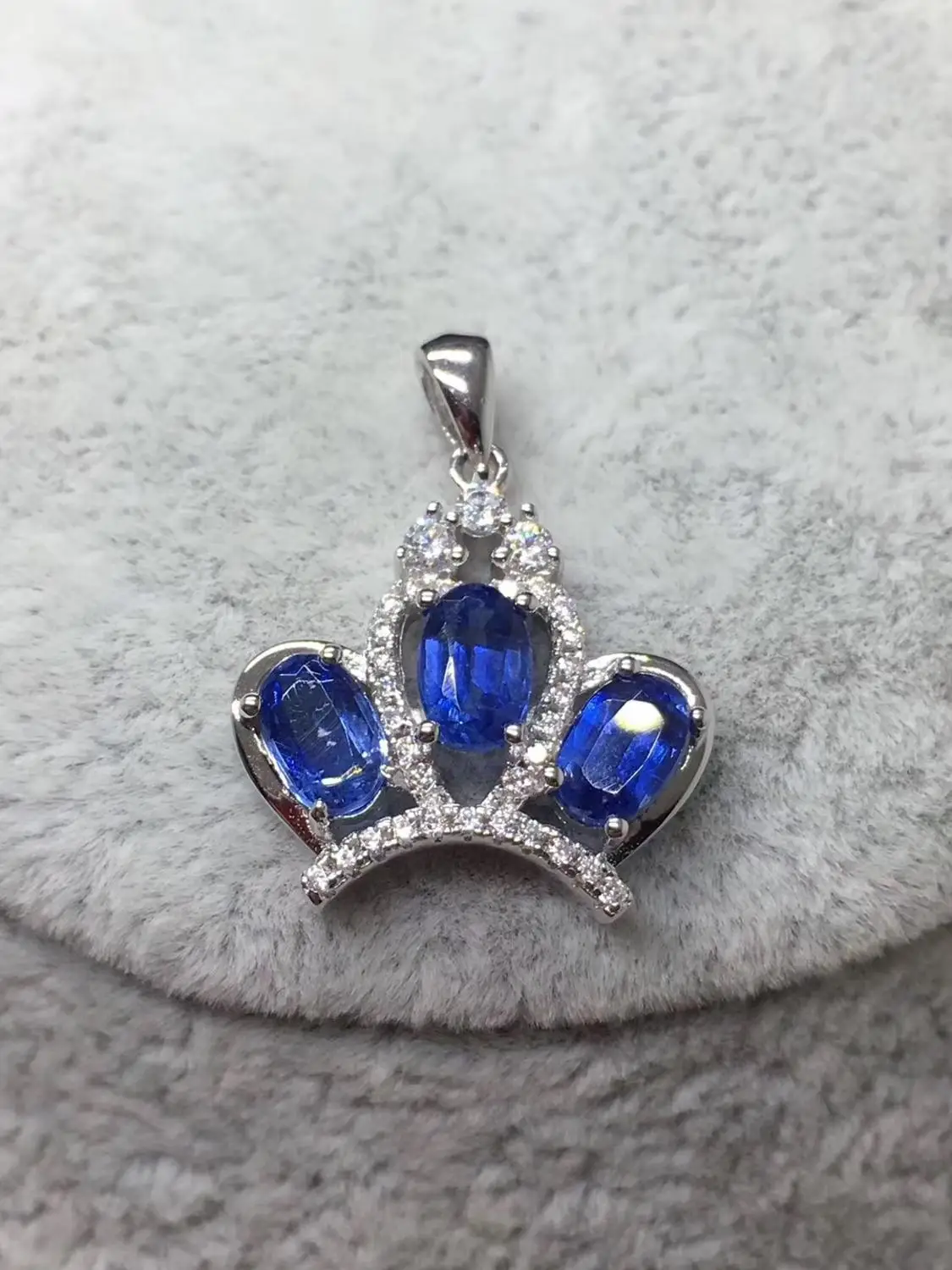 

Natural Blue Kyanite Beads Pendant For Women Man Crown Shape 925 Silver Gemstone Crystal Necklace Pendant AAAAA Drop Shipping