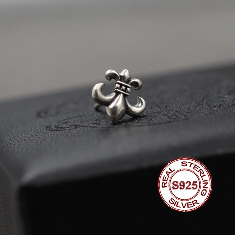 

S925 Sterling Silver Men's Earrings Personality retro punk style Skull shape Send a gift to love