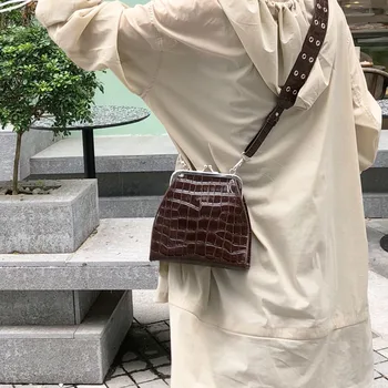 

New Handbags Wide Straps Crocodile Bags Clutch Bags Vintage Bags Messenger Bag Women Bag Korea