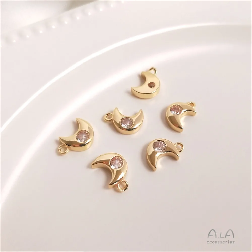 Рисунок 5 - Набор позолоченных кулонов из циркония 14 к