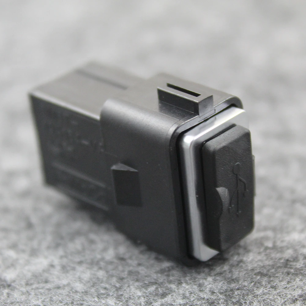 30775252 автомобильный разъем интерфейса USB для Volvo S80 S60 XC60 S40 C30 V60 C70 V50 2007 2008 2009 2010 2011 2012