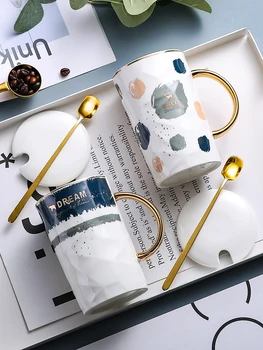 

OUSSIRRO Lover Kiss Novelty Creative Ceramic Cup In Gift Box Coffee/Milk Mugs With Lid Spoon Give The Lover A Birthday Gift