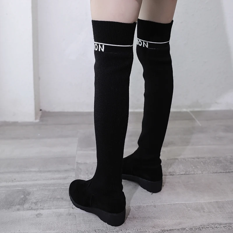 Black Wedge Сапоги до колена Зимние женские ботинки модные ботинки из тонкого материала; милые модные из эластичной ткани; ботинки на танкетке; женские сапоги на толстом каблуке; большие размеры 35-40 - Цвет: Black Wedge