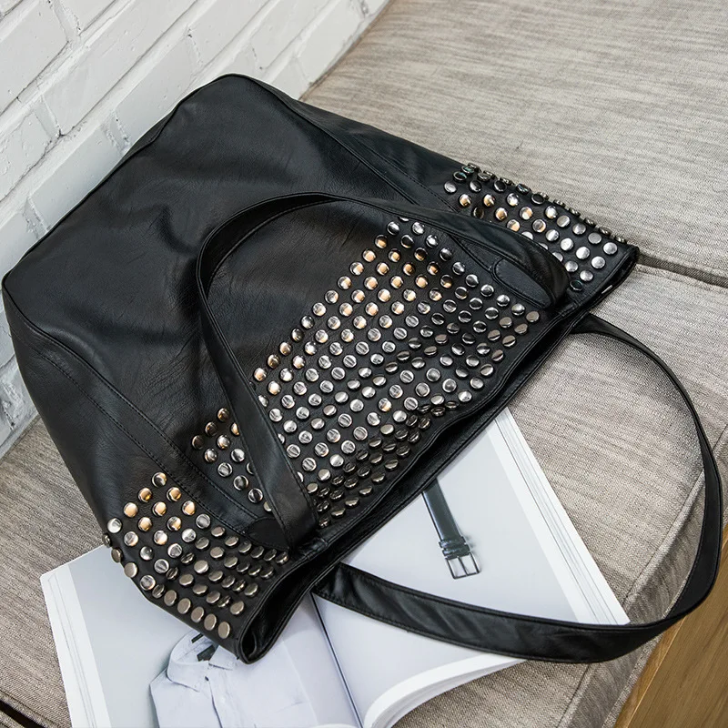 

2019 New Style Cool Europe And America Versatile Rivet Bucket WOMEN'S Bag Fashion Fashion Shoulder Punk