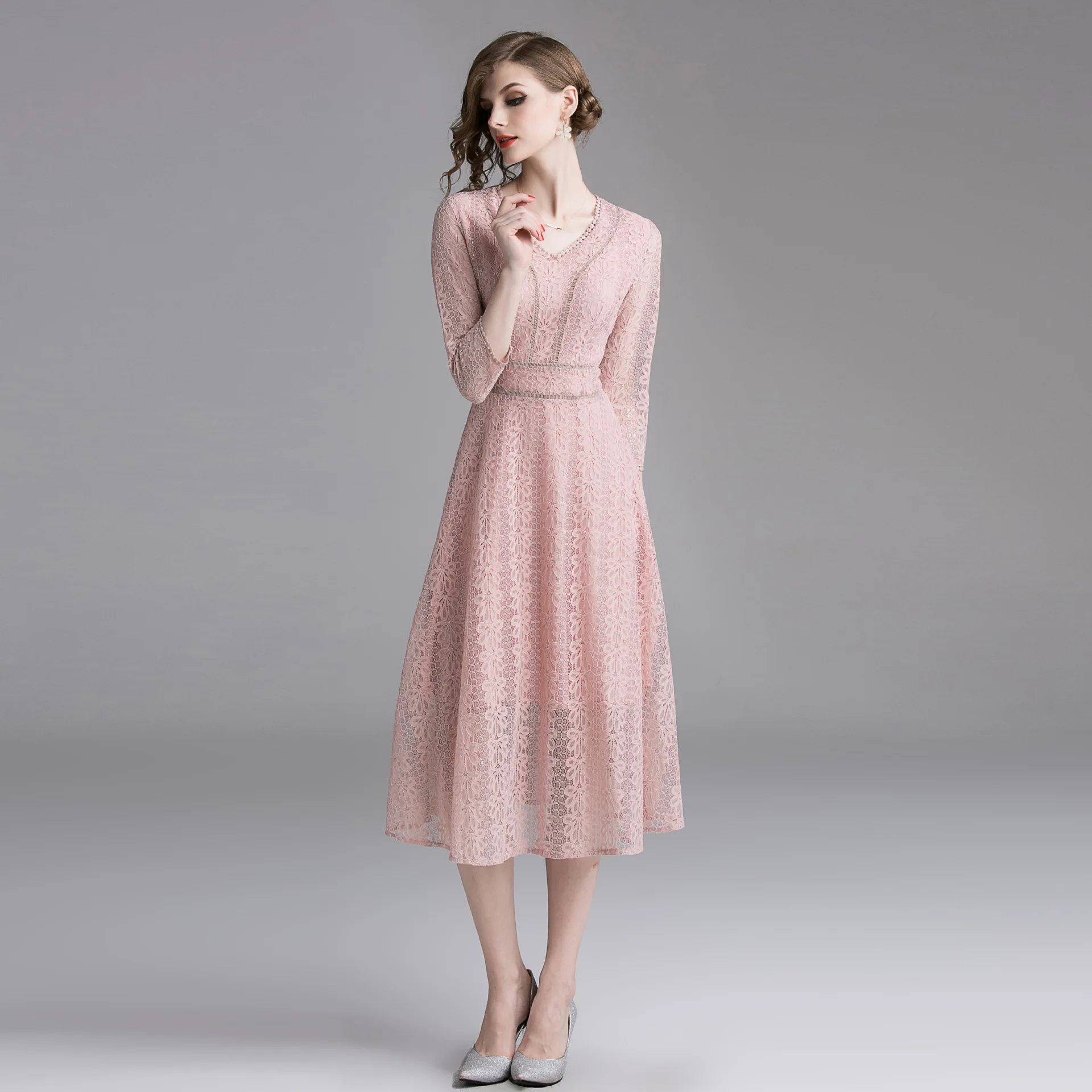 

2019 Spring And Summer New Style Ornamental Engraving Lace V-neck Three-quarter-length Sleeve Mid-length over-the-Knee Big Hemli