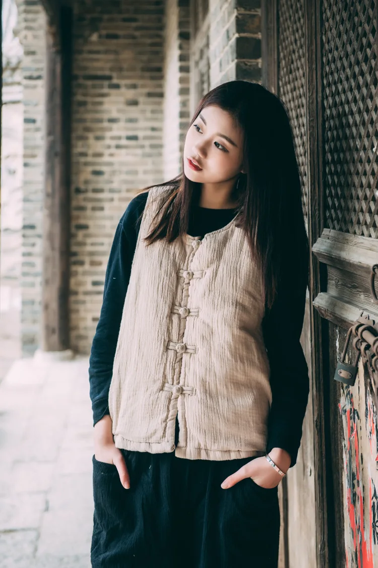 

Frog Chinese Style Padded Waistcoat Nation Washing Textured 9-Color