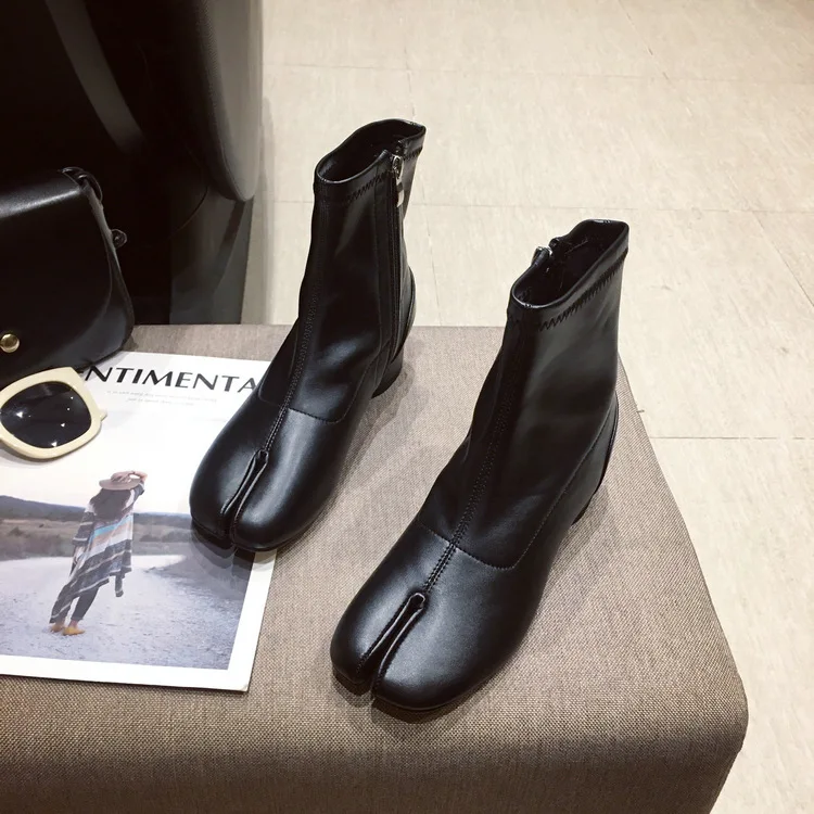 Женские ботинки в стиле ниндзя на низком каблуке с круглым носком; короткие ботильоны на молнии; Кожаные Ботинки martin; брендовые ботинки «Челси» - Цвет: Черный