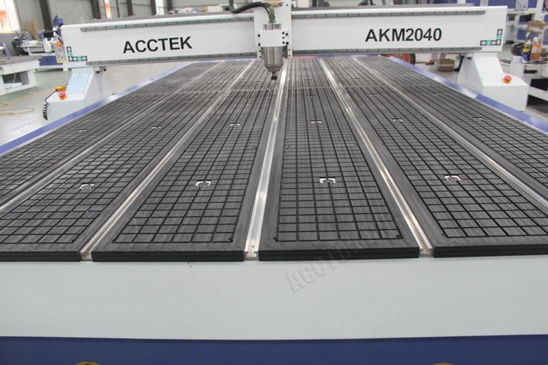 Высокоточный фрезерный станок с ЧПУ Acctek 2040 с 3.0kw шпинделем водяного охлаждения для обработки древесины