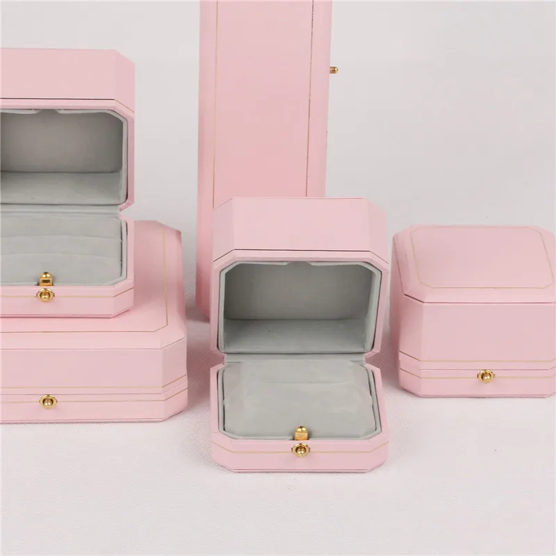 Новейшие модные розовые коробки для упаковки ювелирных изделий, коробка для свадебного кольца, подарочные коробки с подвеской высокого качества и чехол для подарка на день рождения для возлюбленной