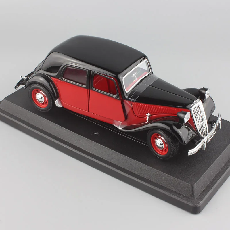 1/24 Bburago Diecast Citroen Models TA 15CV Traction Avant 1938 Cars Toy Gifts