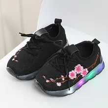 Светящиеся кроссовки Сетка оптическая ткань LigToddler младенческой флаг для маленьких девочек мальчиков дышащий светодиодный Люминесцентная спортивная обувь кроссовки