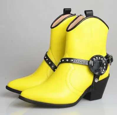 yellow leather in Prova Perfetto/ботильоны на не сужающемся книзу массивном каблуке; женские модные сапоги с острым носком на молнии сбоку, с заклепками и ремешком; Разноцветные рыцарские сапоги из натуральной кожи - Цвет: yellow leather in