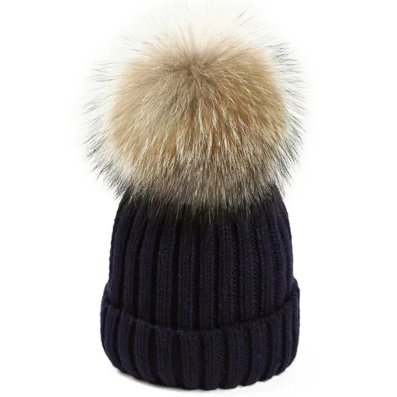Высокое качество 15 см натуральный мех енота помпон зимние шапки для женщин Повседневная Женская Толстая шерстяная теплая вязаная шапка уличная шапочка