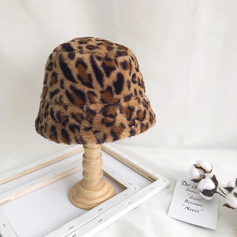 Осенне-зимняя женская шапка из искусственного кроличьего меха, леопардовая шапка-ведро, Женская Толстая теплая уличная шапка для путешествий в рыбацком стиле, бархатная Панама для девочек Bob - Цвет: Leopard