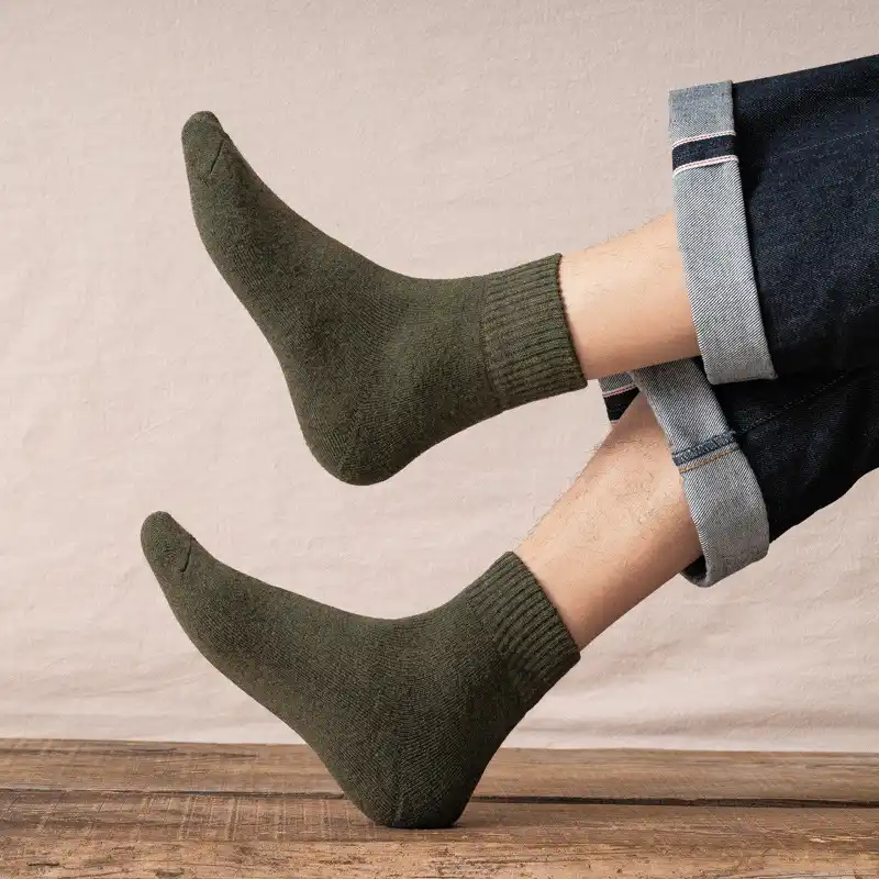 Offre Speciale Epais Hommes Terry Chaussettes Automne Et Hiver Chaussettes Chaudes Homme Et Femme Maison Couleur Unie Plancher Chaussette Nouvel An Cadeau De Noel Aliexpress
