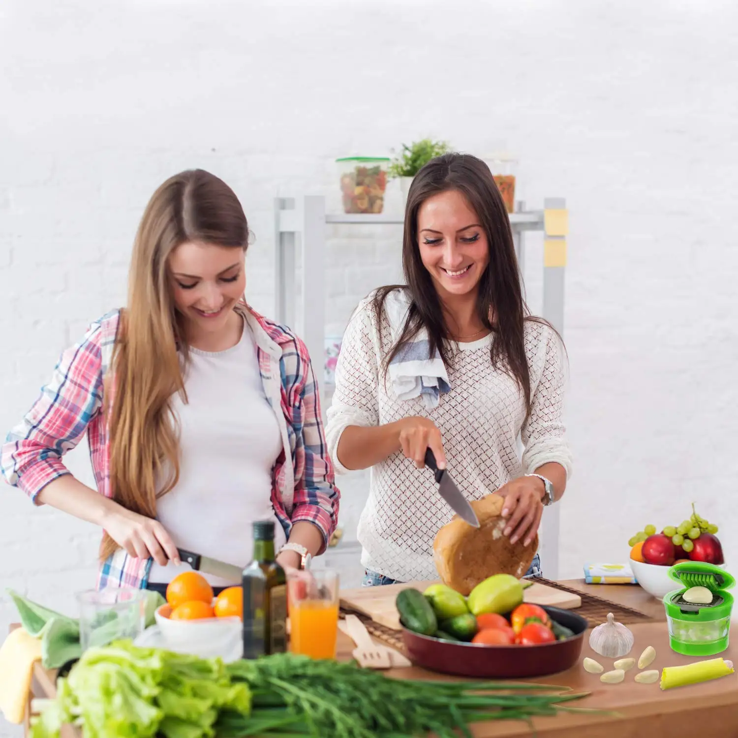 Студент готовится к экзамену. Студенты болтают. Студенты болтают. Подготовка к экзаменам в библиотеке. Preparing a will.