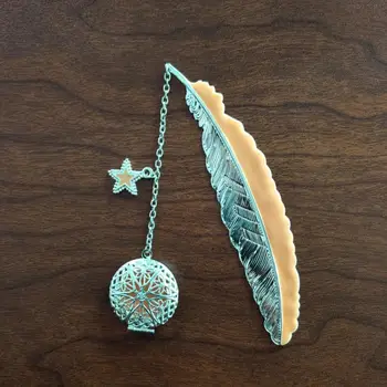

New Metal Luminous Bookmark Feather Angel Retro Exquisite Time Gem Stars Marcapaginas Fluorescent Bookmarks Five Book J5T6
