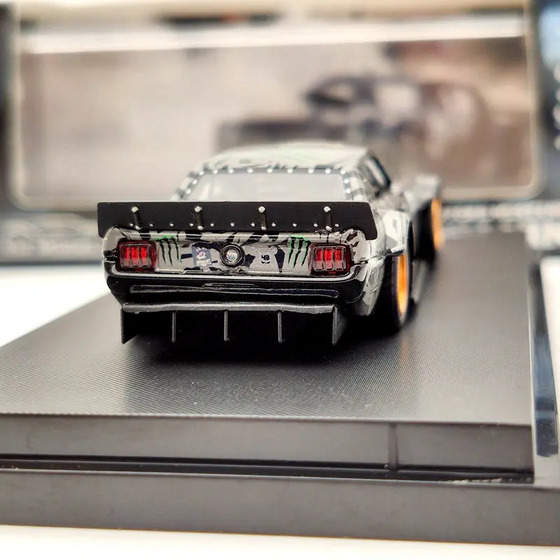 YM модель 1:64 для Ford Mustang 1965 Ken Block's Hoonicorn #43 версия 1 ограниченная| |