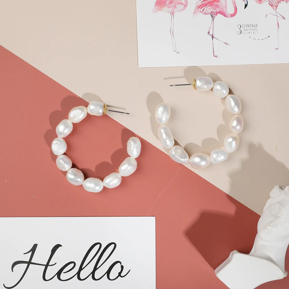 

White C Pearl Hoop Earrings for Women Fashion Beaded Circle Earrings Luxury Designer Jewelry for Women Accessories Charm Gifts