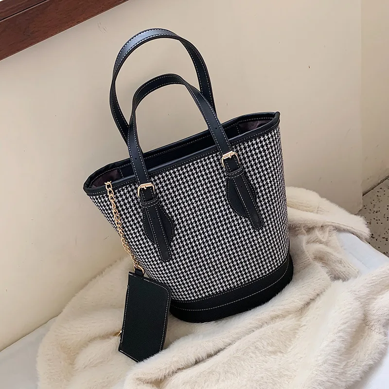 

Autumn and Winter Westernized Women's Bag 2019 New Chaohua Version Slant Bag Retro-vintage Lattice Handbag Fashion Bucket Bag