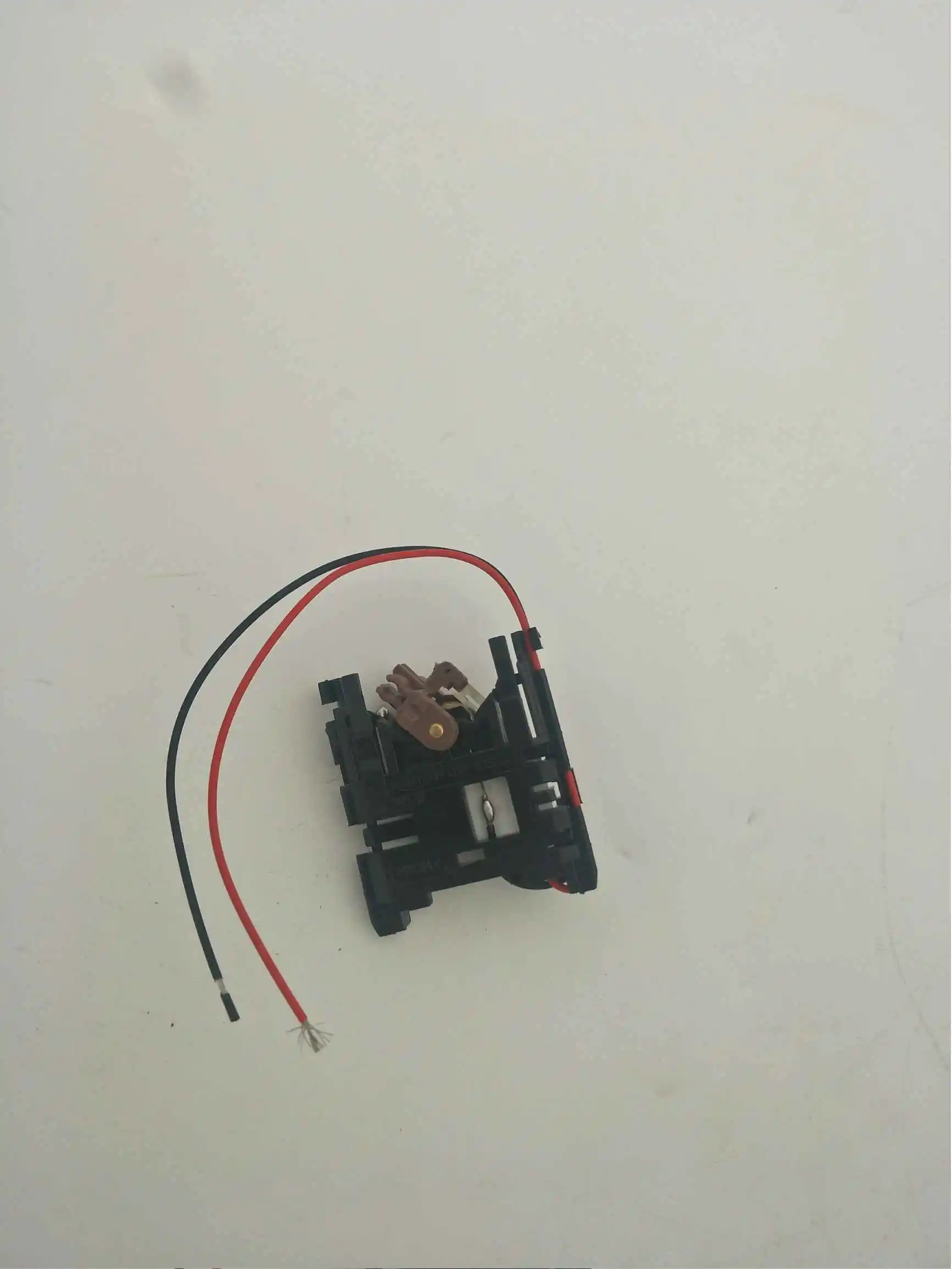 Датчик положения масла хорошего качества для Chery AMULET A15 OEM:A11-1106615DA | Автомобили и