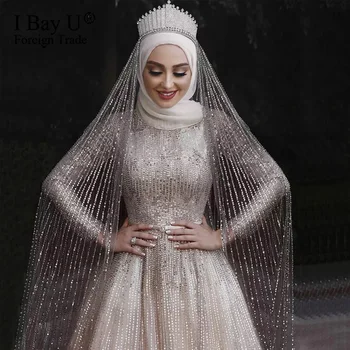 شراءفساتين زفاف إسلامية متألقة كاملة مطرز بالخرز 2020 أنيقة A خط طويل الأكمام خمر فستان زفاف فاخر مع الحجاب