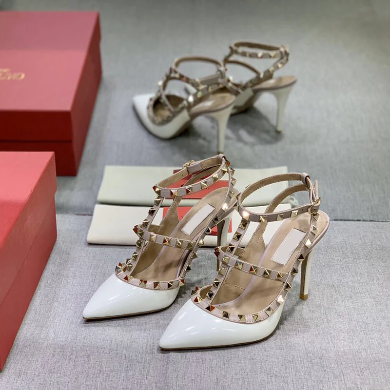 

2020 New Spring Ankle Strap Women Leopard Shoes T-strap Pointed Toe Rivet Sandals Woman Party Dress Shoes