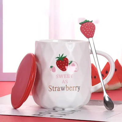 Strawberry Mug Creative Personality Trend Girl Ceramic Mugs with Lid Spoon Household Water Cup Breakfast Oatmeal Coffee Milk Mug - Цвет: Three strawberries