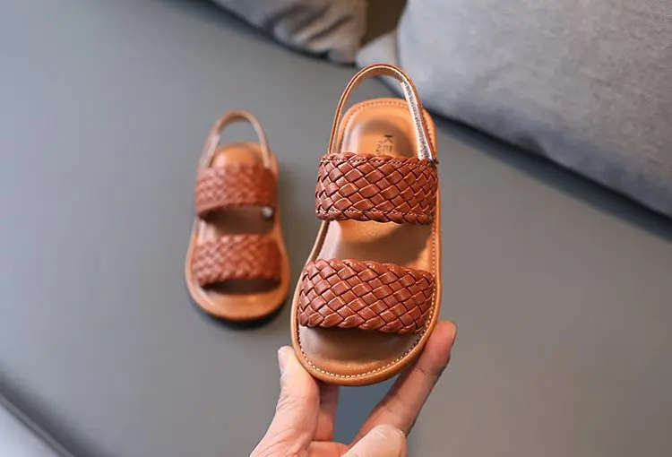 girls shoes Retro Weave Girl Sandal 2021 Summer New Fashion Child Sandals Soft Soles Beach Shoes Breathable Roman Shoes Baby Kids Flat Shoes best children's shoes