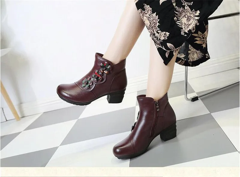 YAERNI Autumn Winter Shoes Woman Cow Leather Flower Shoes Comfort Med Heel Ankle Boots Genuine Leather Fashion Shoes women