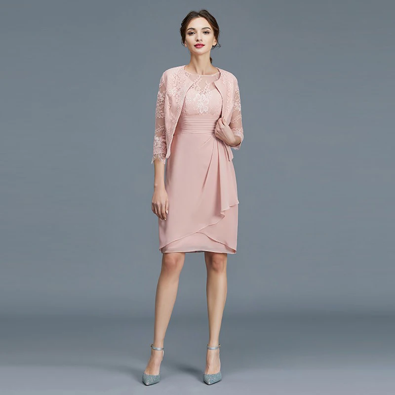 

2020 Latest Pink Two Pieces Lace Sleeveless Mother of the Bride Dresses With Jacket Knee Length Boat Neck Wedding Party Gowns