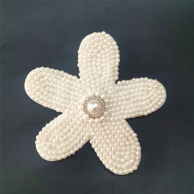 Pearl Decor 4pcs Decorative Accessories Crystals Decor Pearl Brooch Beaded  Trim Iron on Sewing Applique Crystal Flower Accessories Crystal Decors