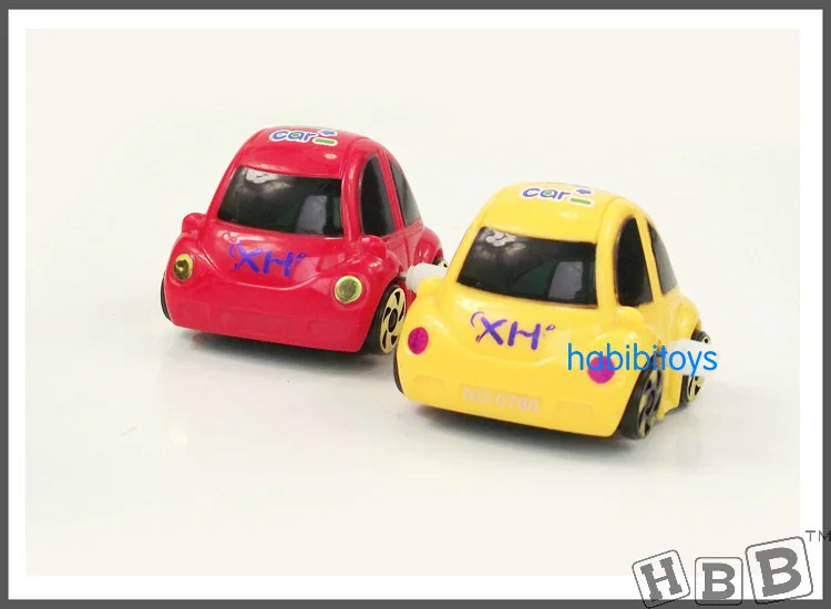 2526-Winding Somersault Car Wind-up Toy Rotating Somersault Small Car Stall Hot Selling 18