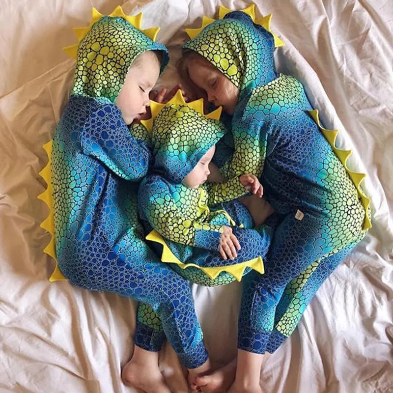 

Spring and Autumn New Cotton Casual Newborn Fashion Dinosaur Design Series Baby Hooded Jumpsuit Buttoned Crawler