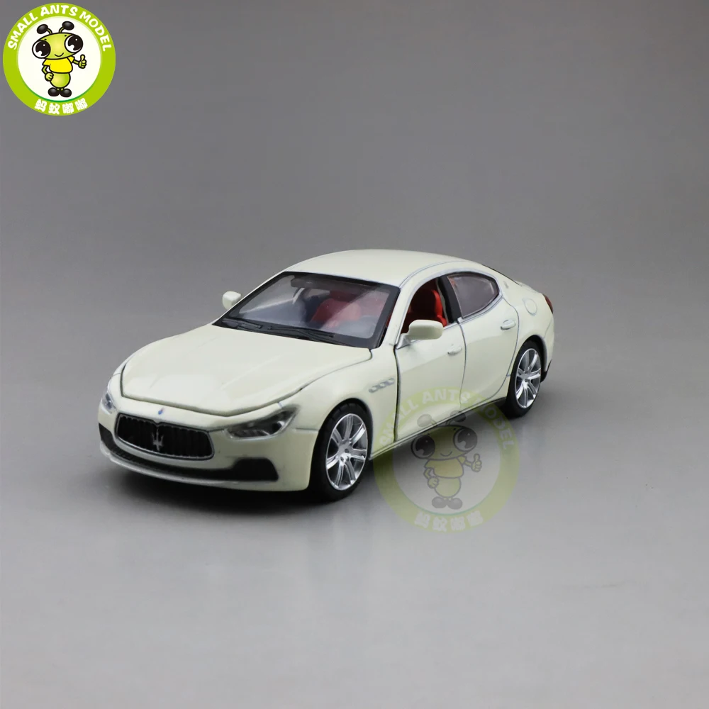 1/32 Maserati Ghibli литая под давлением Модель автомобиля игрушки для детей мальчиков и девочек Подарки звуковое освещение Вытяните назад