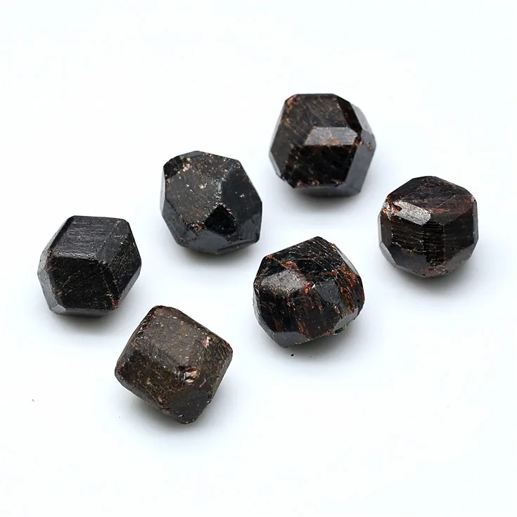 Натуральный грубый гранат кристалл камень сырье полудрагоценный камень