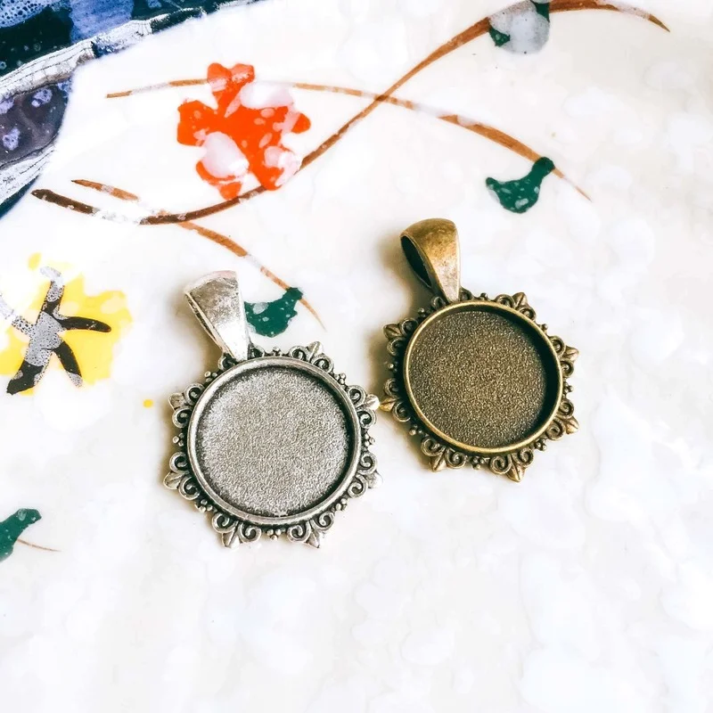 

5pcs/lot 16mm Necklace Pendant Setting Antique Bronze Silver Glass Cabochon Blank Base Supplies for Jewelry Finding T66