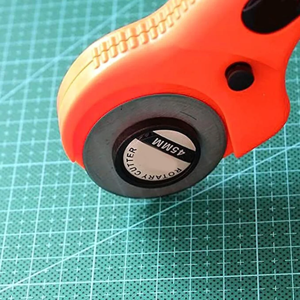 

Hot 45mm Round Cutters Sewing Rotary Cloth Guiding Cutting Quilting Fabric Craft Tool D6