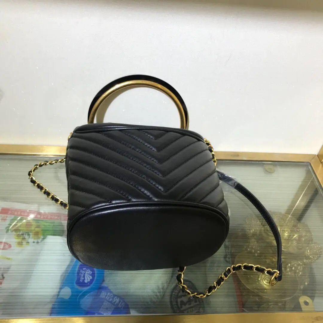

Small Bag Women's 2018 New Style Hamburg Bucket Bag Small Fragrant Sheepskin V Pattern Handle Bag Hand Europe And America Fashio