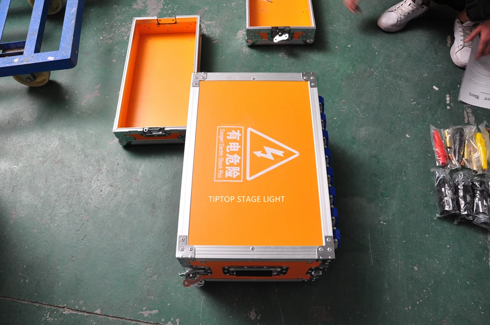 Усовершенствованный источник питания 5U FLightcase Gigertop 12 канальный