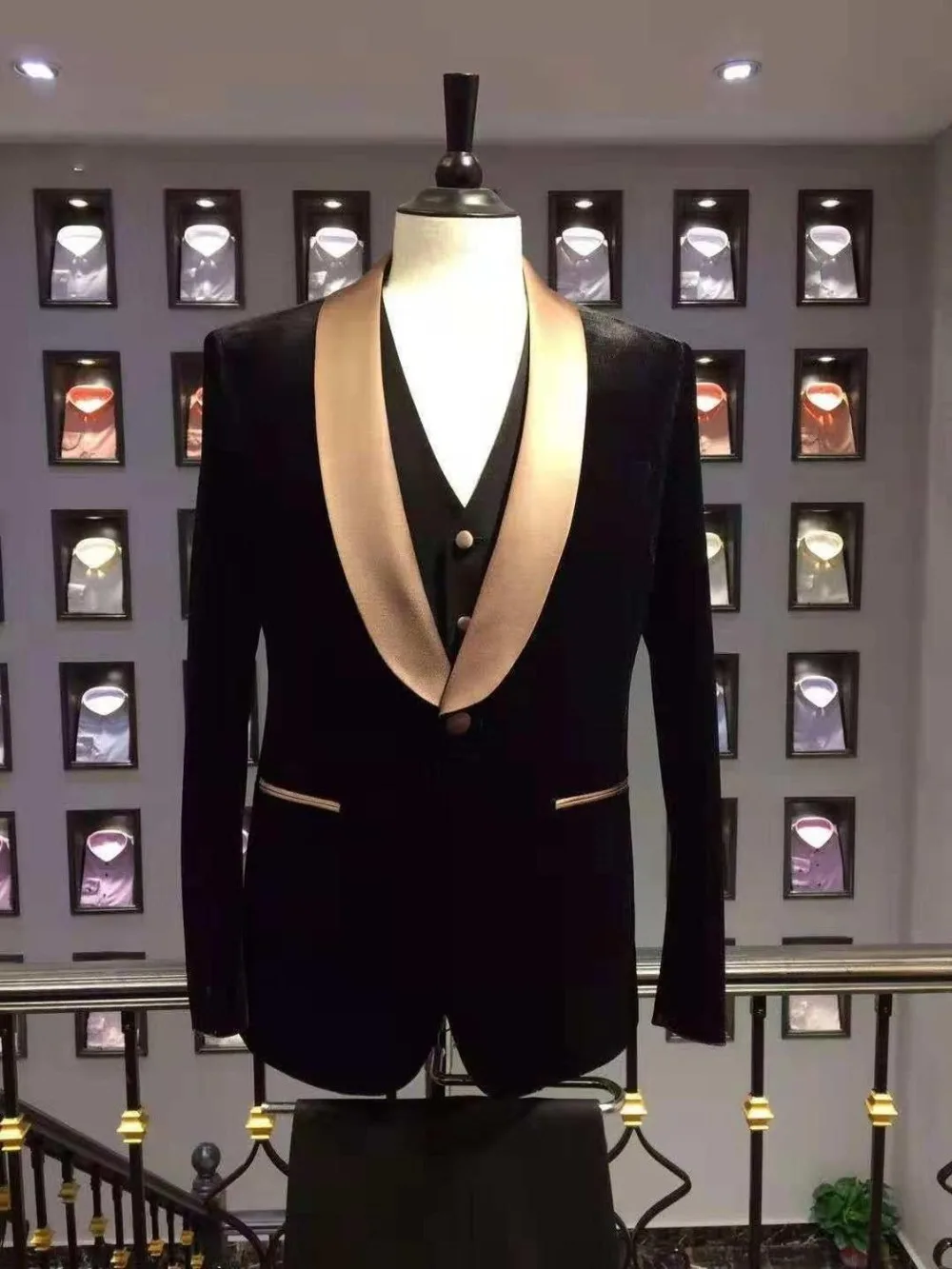 Black-Handsome-One-Button-Groomsmen-Shawl-Lapel-Groom-Tuxedos-Men-Suits-Prom-Best-Man-Blazer
